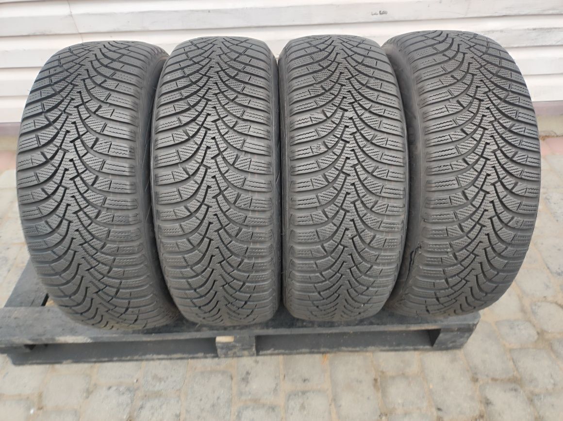 205.55.16 komplet opon zimowych Goodyear UltraGrip 9 bieżnik 8 mm