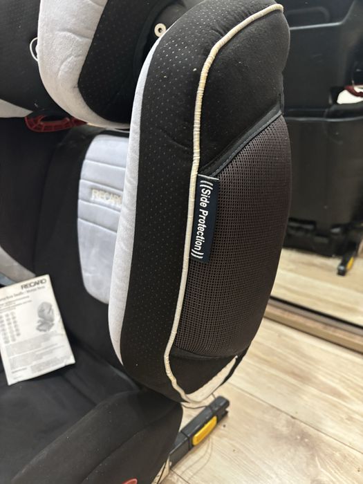 Recaro Monza Nova z glosnikami