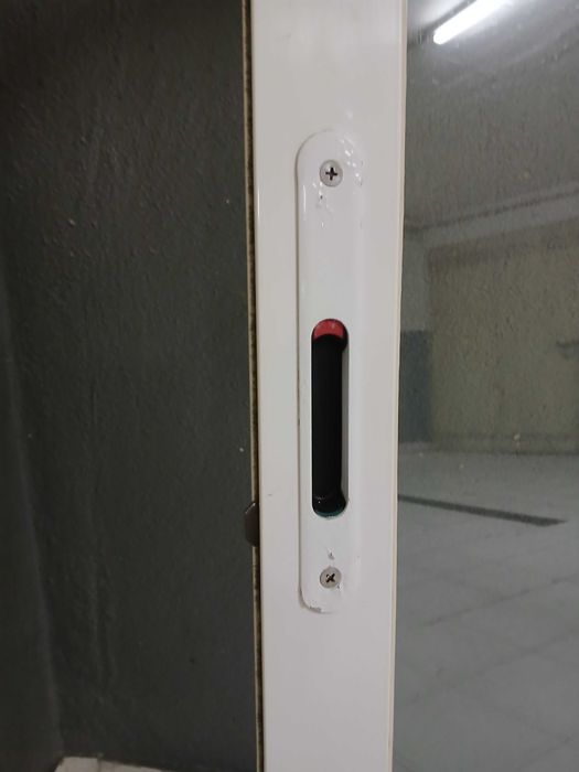 Janela em alumínio branco