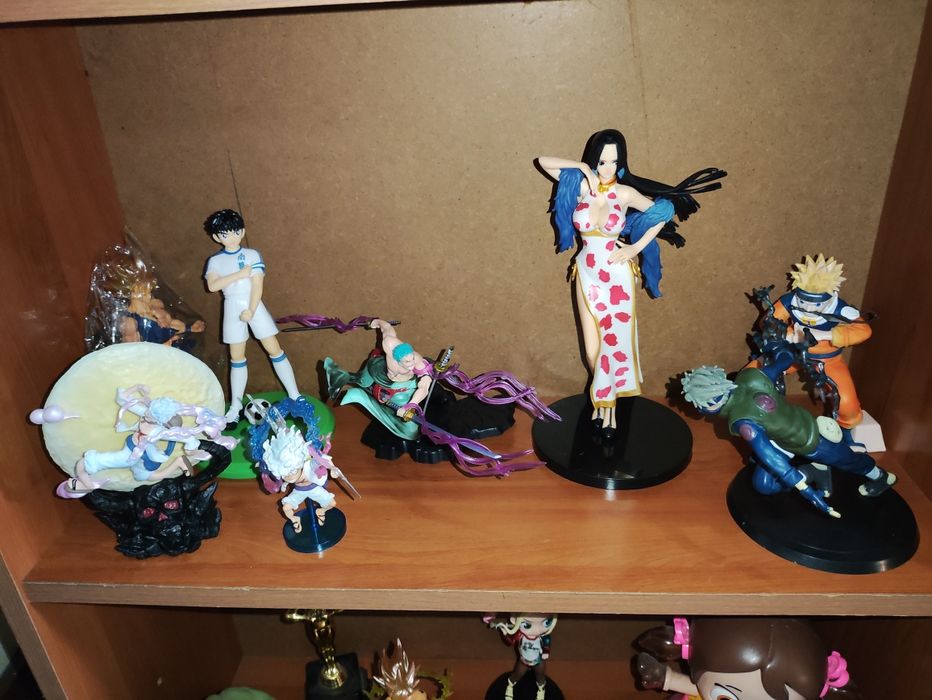 Action Figures e Carros de Coleção