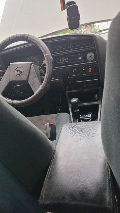 Продам опель аскону на ходу