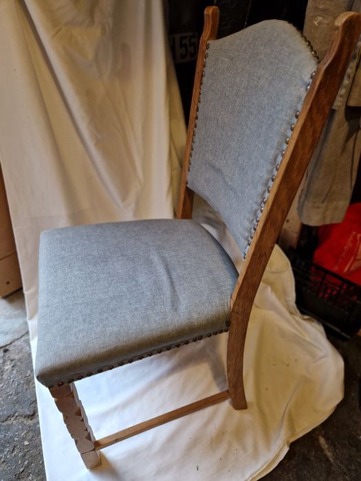 Krzesło stylowe, stare że zdobieniami