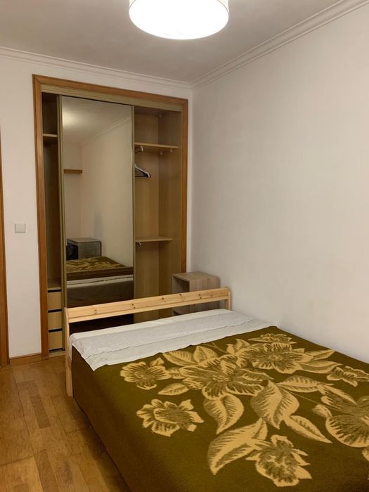 3 Quartos Amplos Para Arrendar em Casa Remodelada