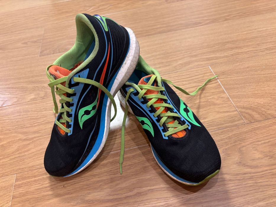 Кросівки бігові Saucony Endorphin Speed чоловічі 43 44 б/у Кольорові