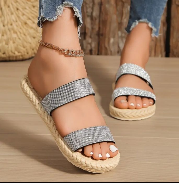 Шикарні блискучі шльопанці  25см