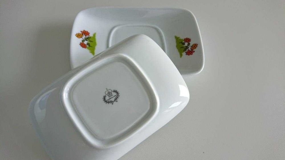 Pratos de chá (porcelana)