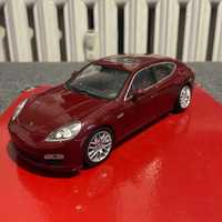 Model Welly Porsche Panamera S 1:24