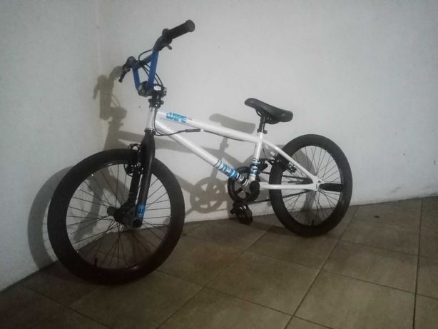 Bicicleta BMX Wipe 3