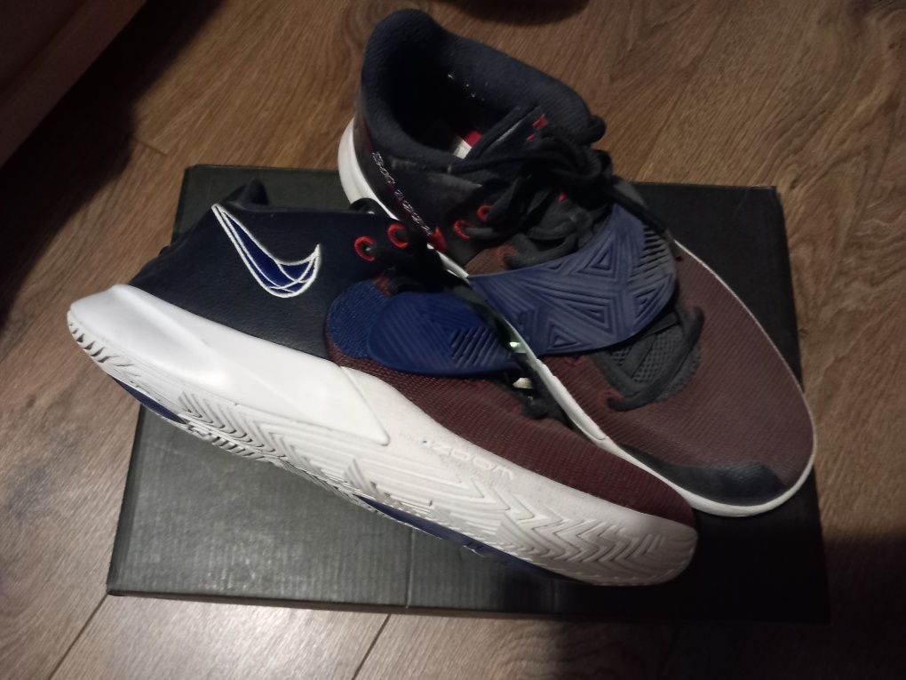 Buty sportowe chłopięce/młodzieżowe  NIKE roz. 42