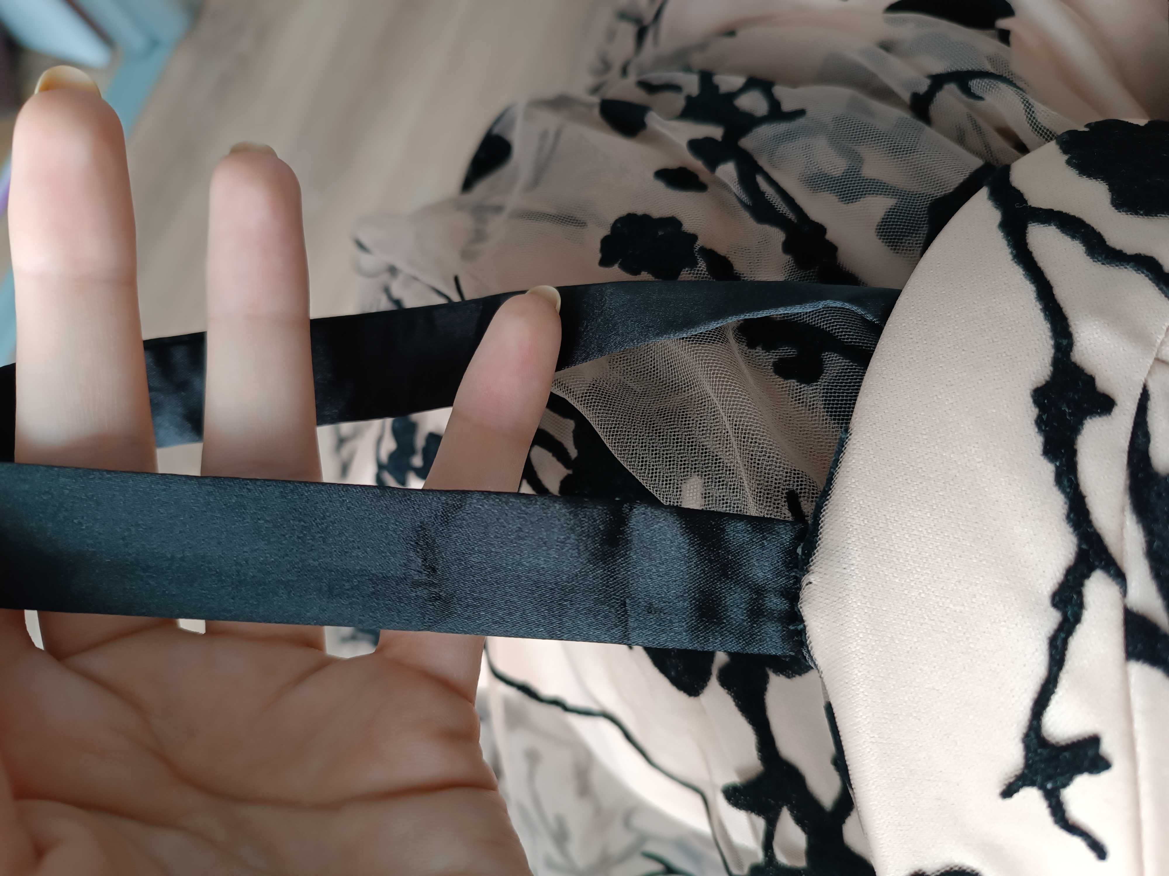 Sukienka gorsetowa tiulowa kwiaty kwiatki 3D
