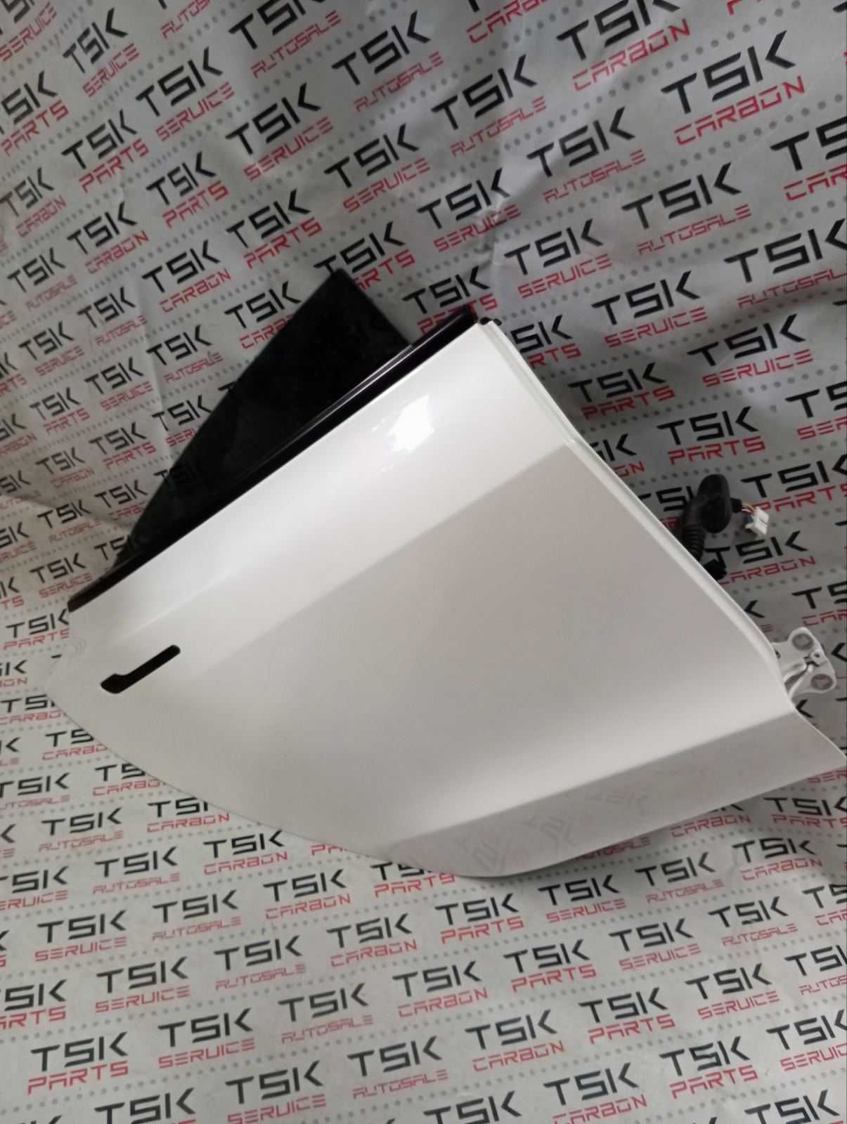 Двері задні праві в зборі Tesla Мodel 3 2017-2023