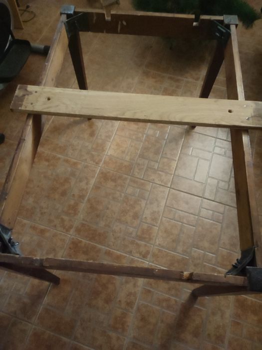 Якісний дерев'яний стіл для вітальні, кухні, стол