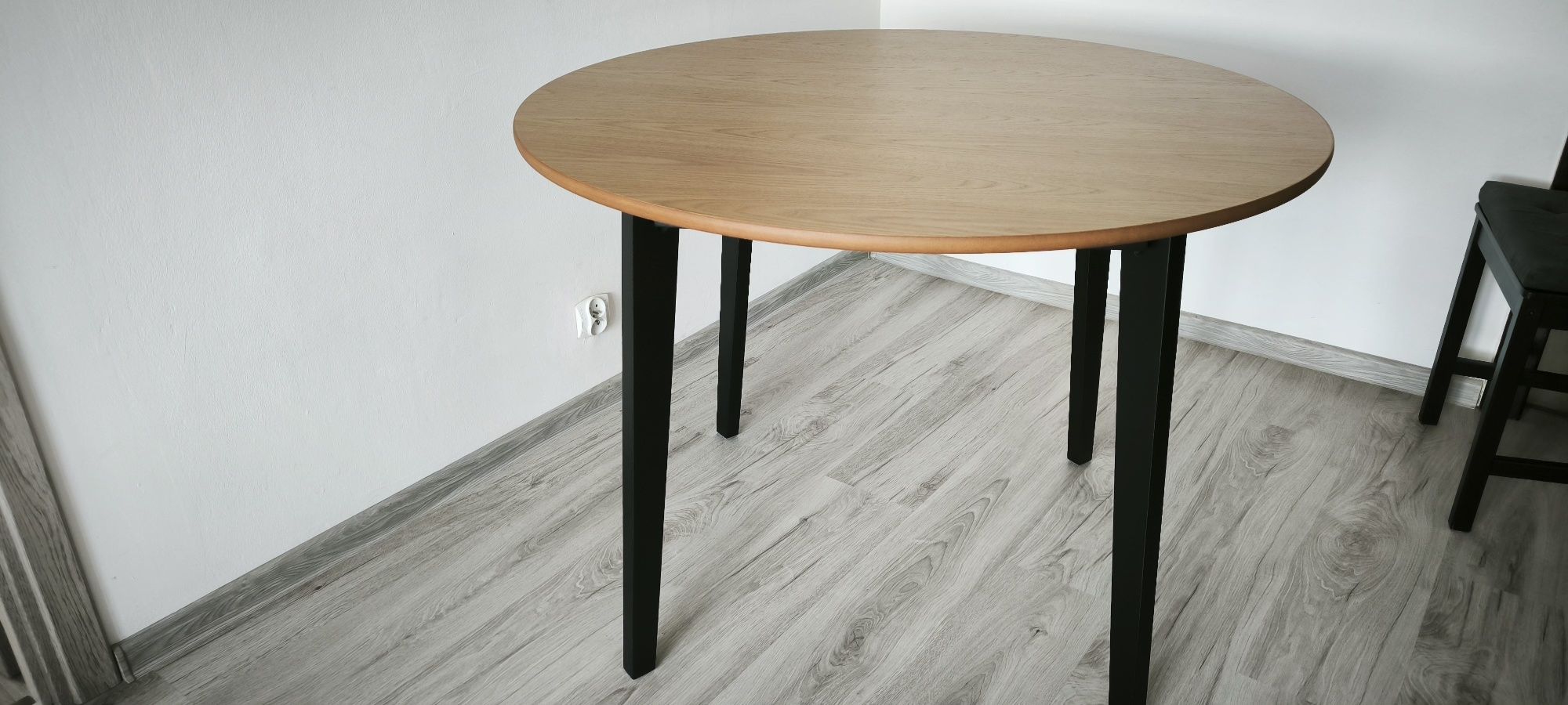 Stół okrągły Dąb Craft czarny