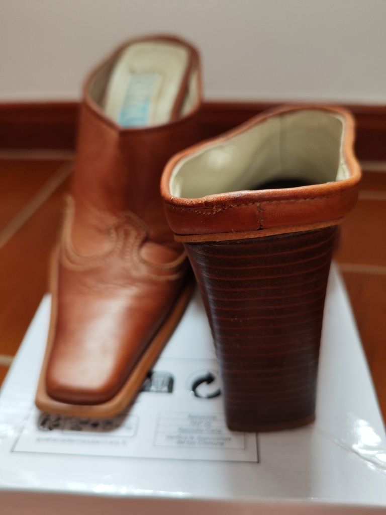 Sapatos em pele, marca Ripa