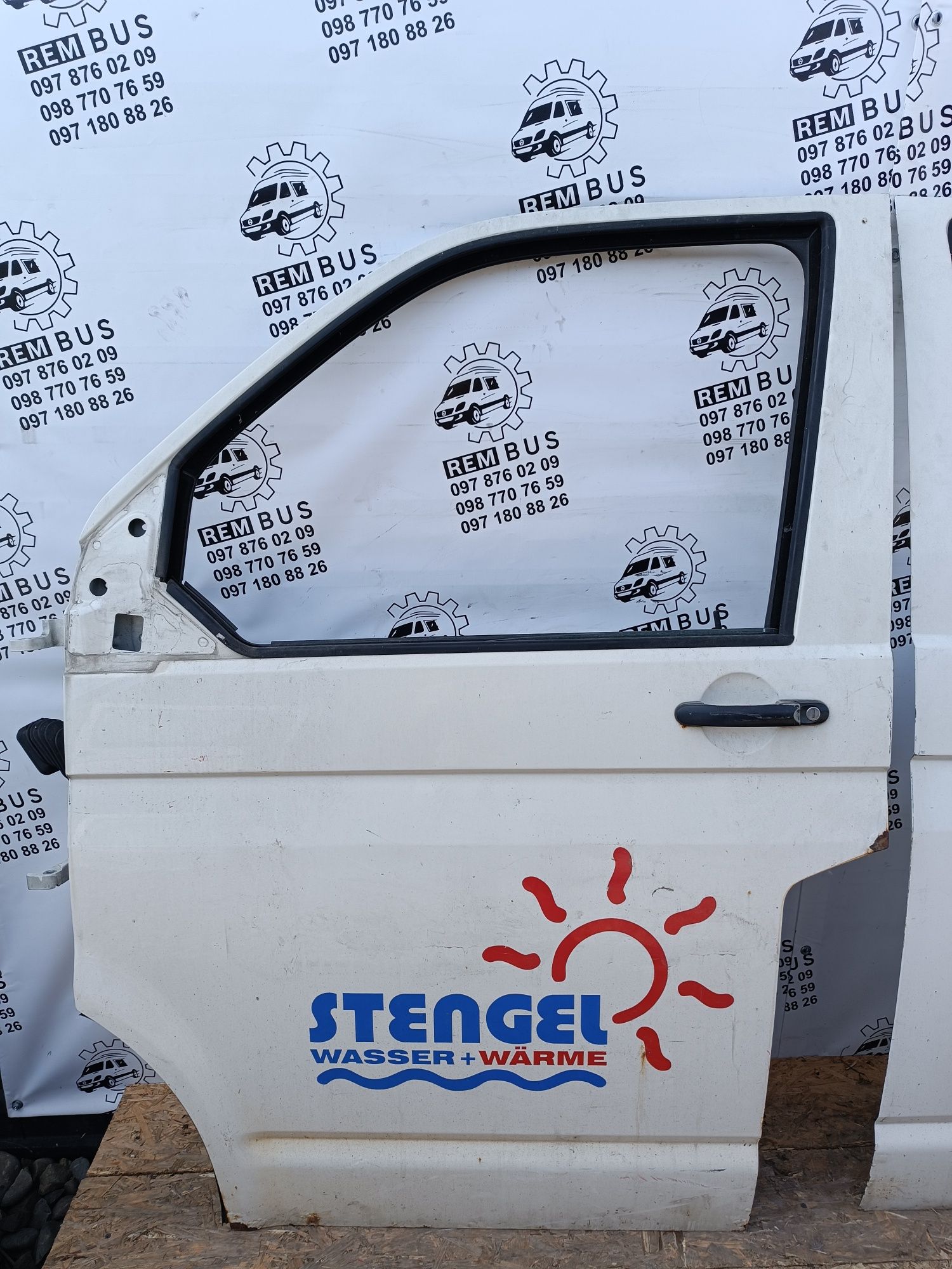 Двері  VW T-5 замок ручка сулопідйомники