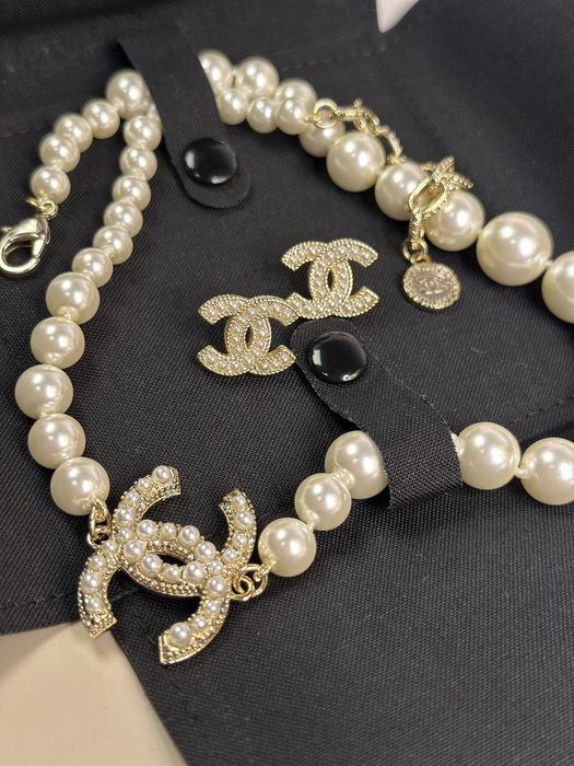 Сережки у стилі шанель chanel