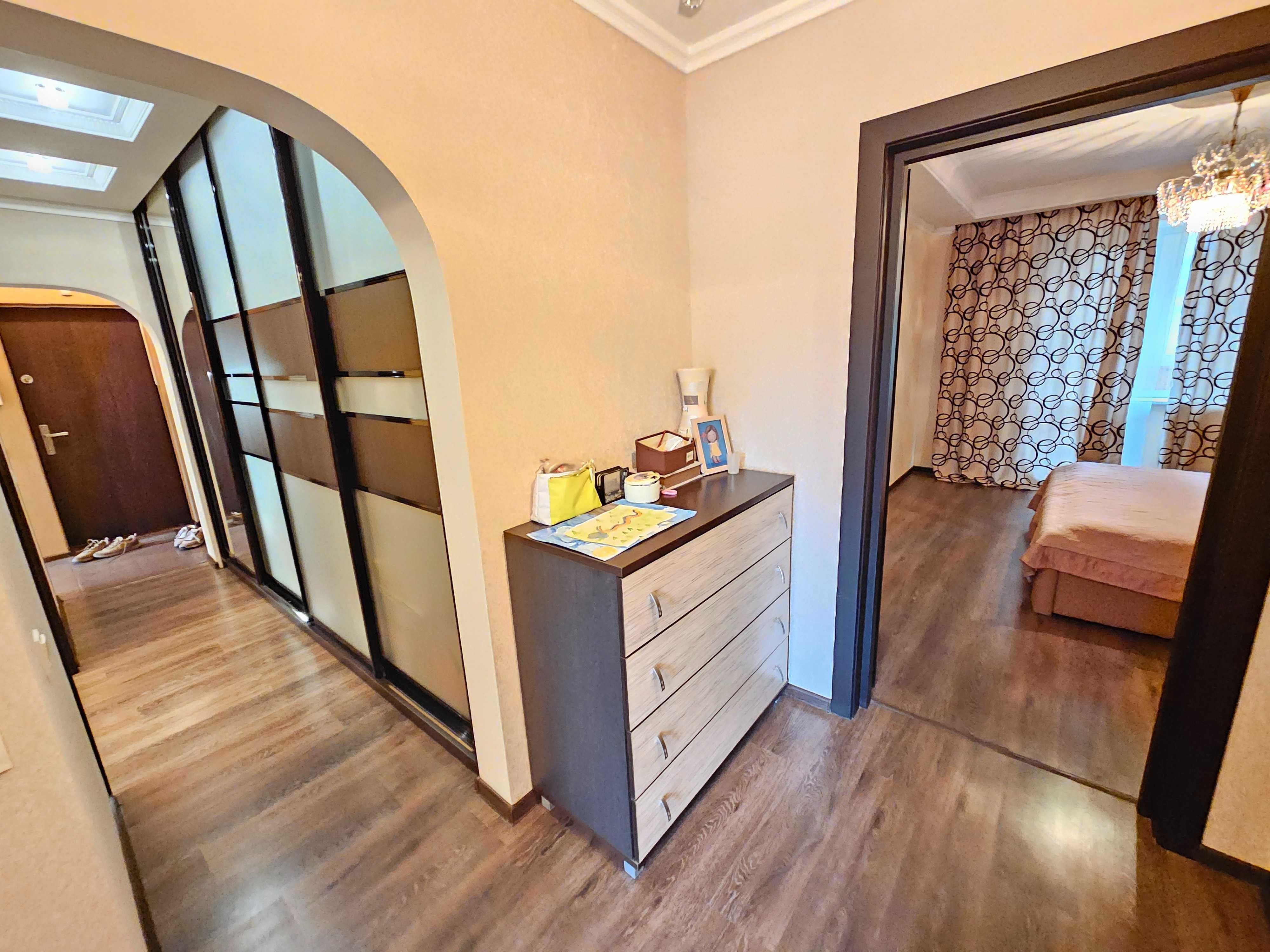 Харківський 3х кімнатна вул.Тростянецька 8Б, 70.4 кв м, ремонт, без %