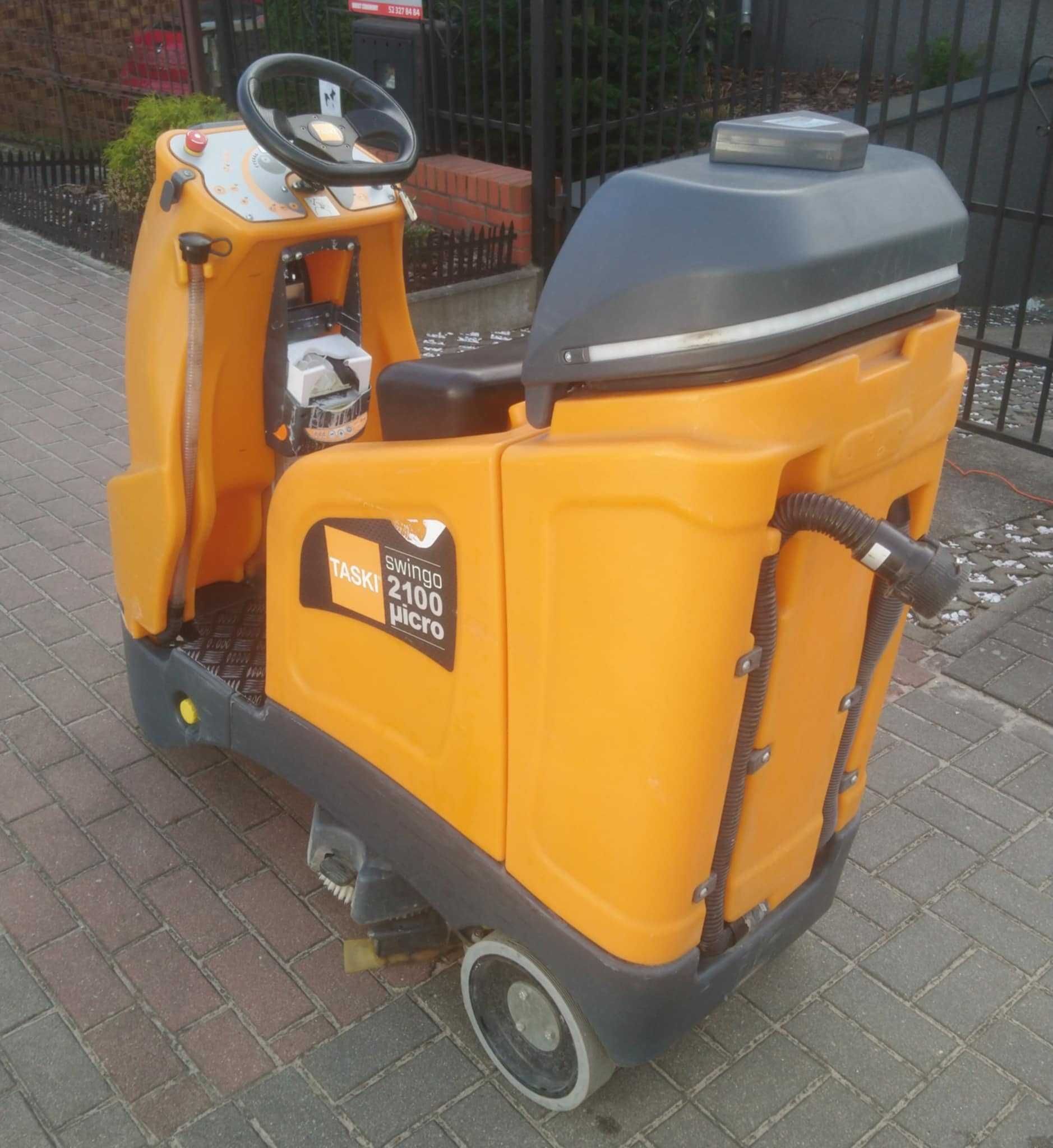 Taski swingo 2100 µicro - maszyna szorującą-czyszcąca