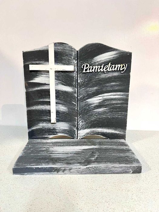 Podstawa drewniana  baza stroik   na grób  cmentarz