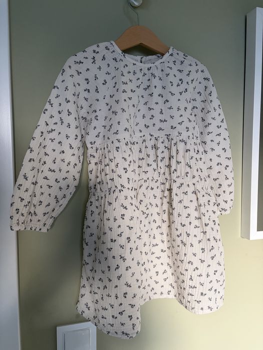 sukienka Zara romantyczna marszczona bawełna 110