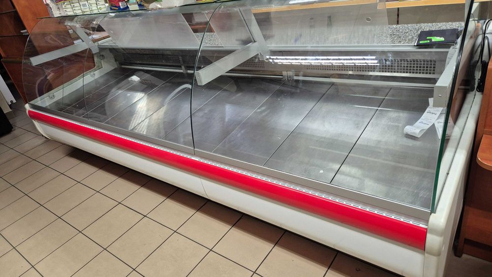 Lada chłodnicza ok 3m dł