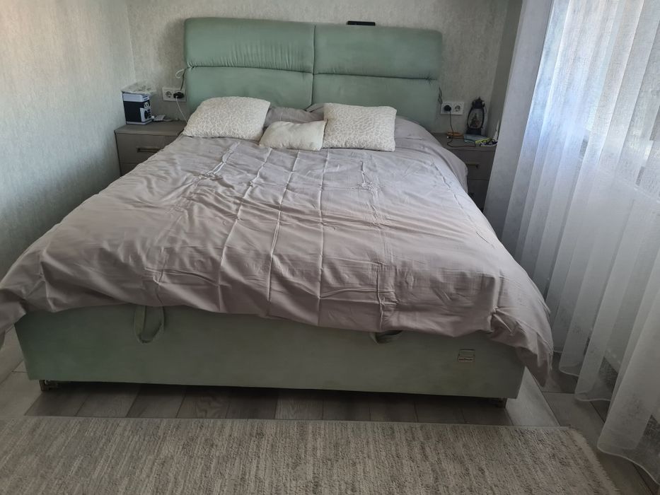 Ліжко Richman з м'яким узголів'ям( спинкою) 140×200