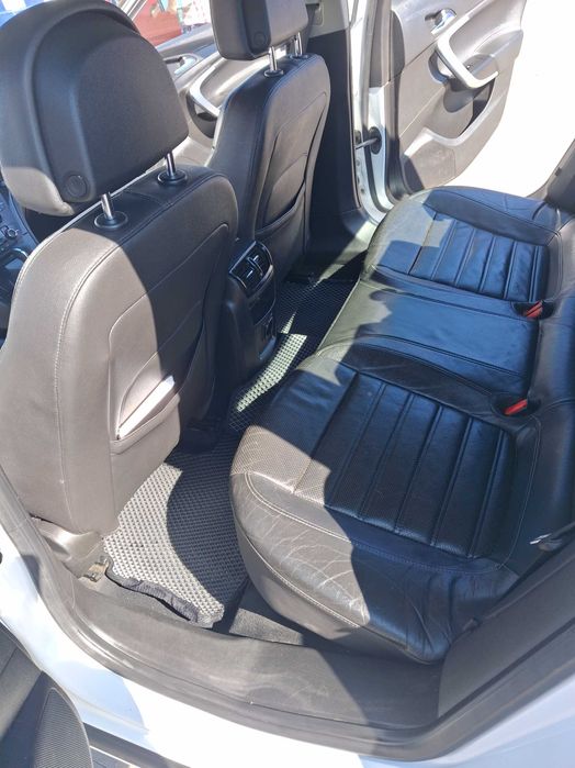 Автомобіль опель інсігнія