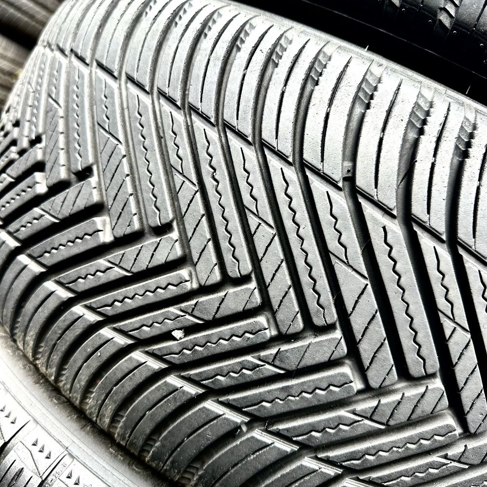 235/45/18 Hankook Kinergy4S | 95%остаток | всесезонные шины