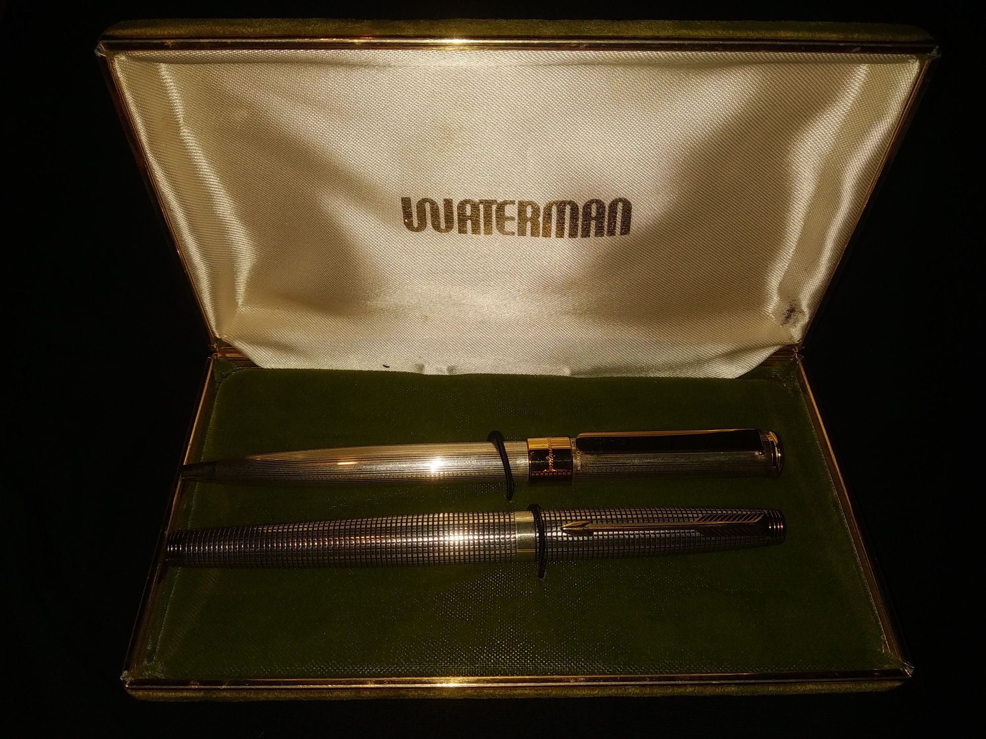 Caneta Parker e Waterman em prata e aparo em 14k ouro
