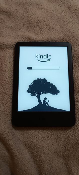 Kindle 11 | czytnik ebook z etui | 2022