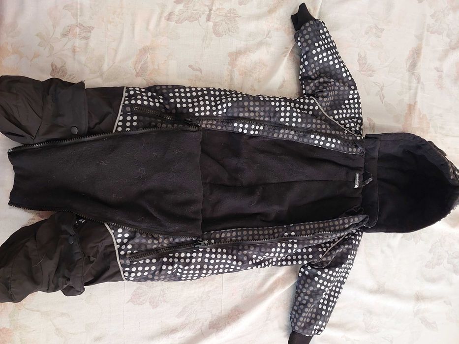 Зимний комбинезон для мальчика,на 5-7месяцев