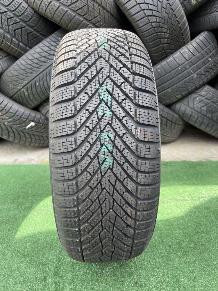Opona Pirelli 205/60/16