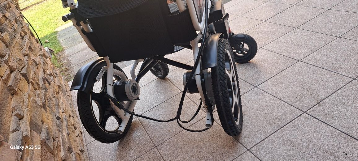 Wózek inwalidzki elektryczny