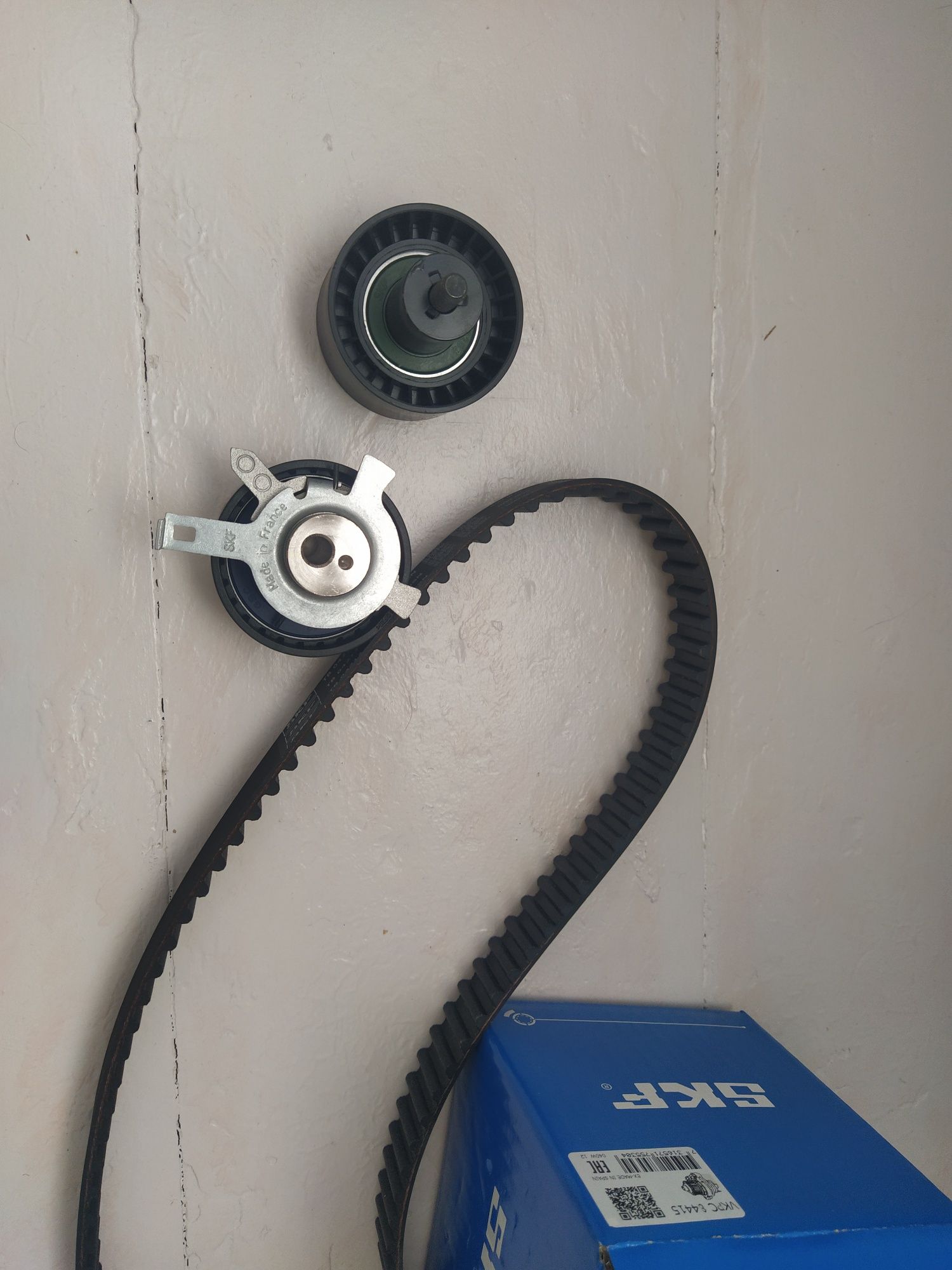 Комплект ГРМ + помпа Ford VKMC042141 SKF