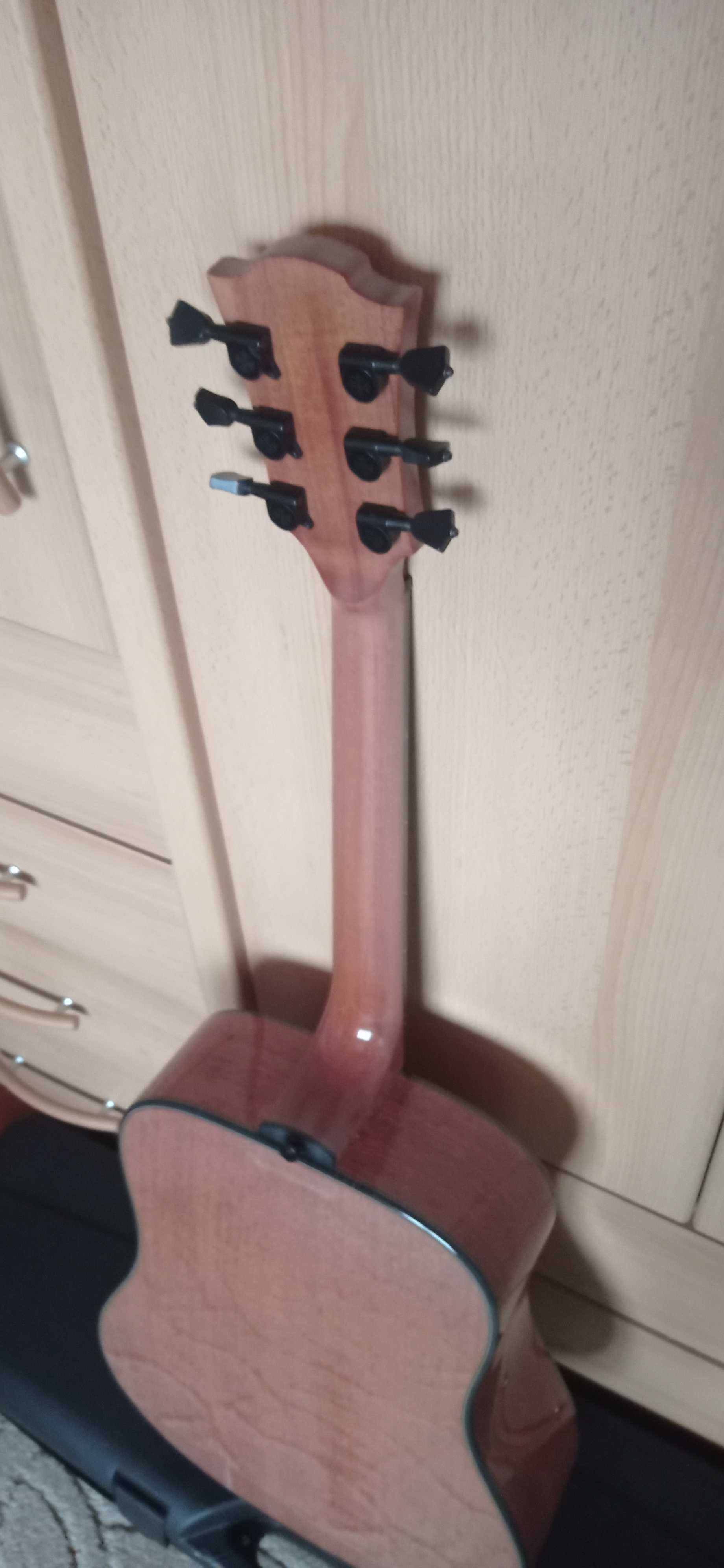 Akustyczna gitara
