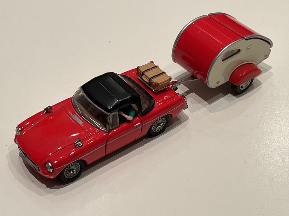Hongwell MGB Cabriolet Samochód + przyczepa kempingowa Metalowy Model
