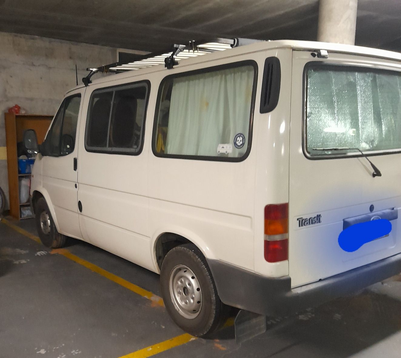 Ford transit 1999 com 9 lugares muito estimada