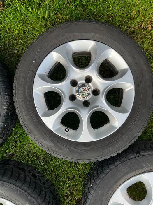Koła 16" z oponami zimowymi / Alfa romeo 159