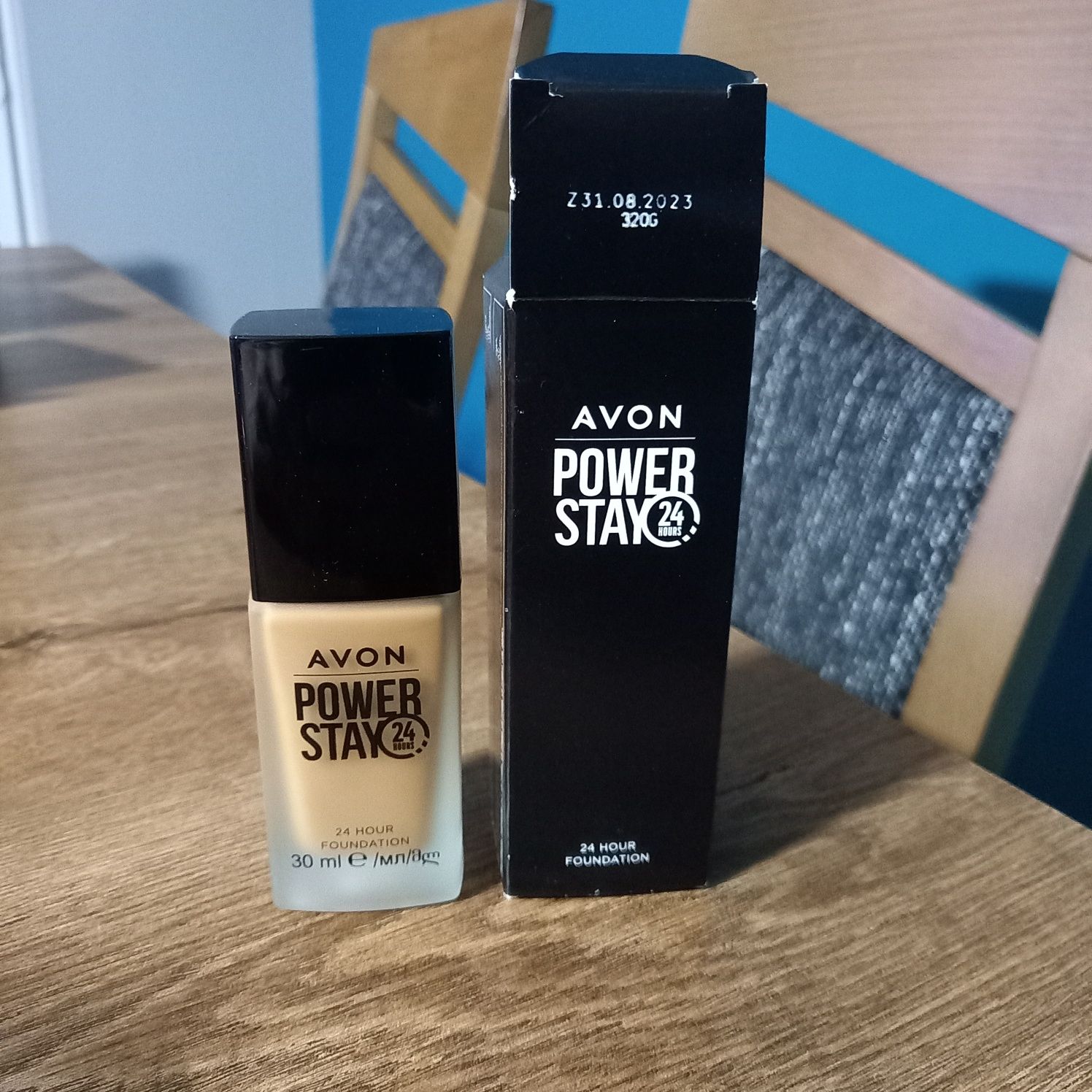 Avon podkład Power Stay 320G Sun Beige