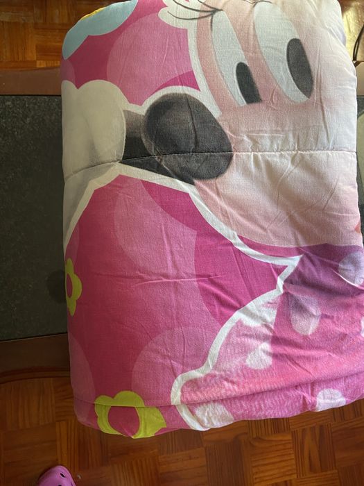 Edredon da minie em bom estado