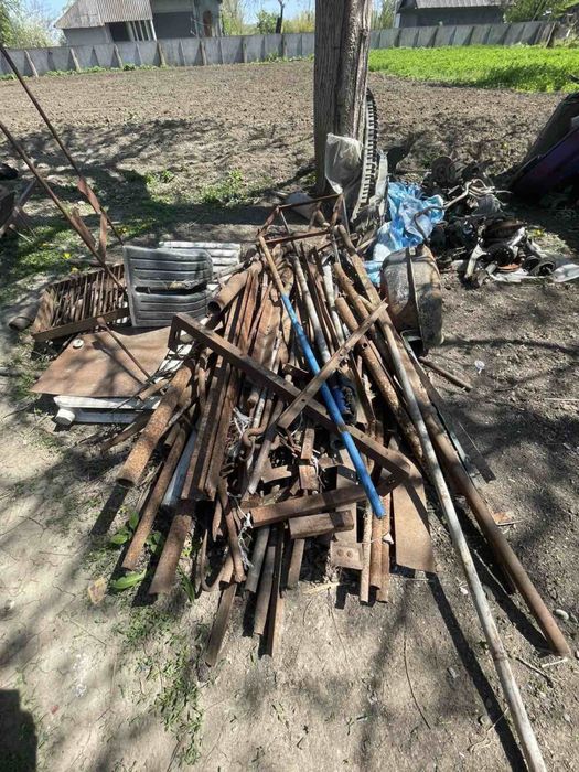 Продаю угольки труби бляху по 18 грн кг