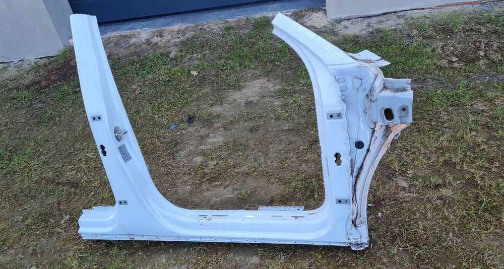 Порог правый левый Audi Q3 83a разборка розборка Ауди