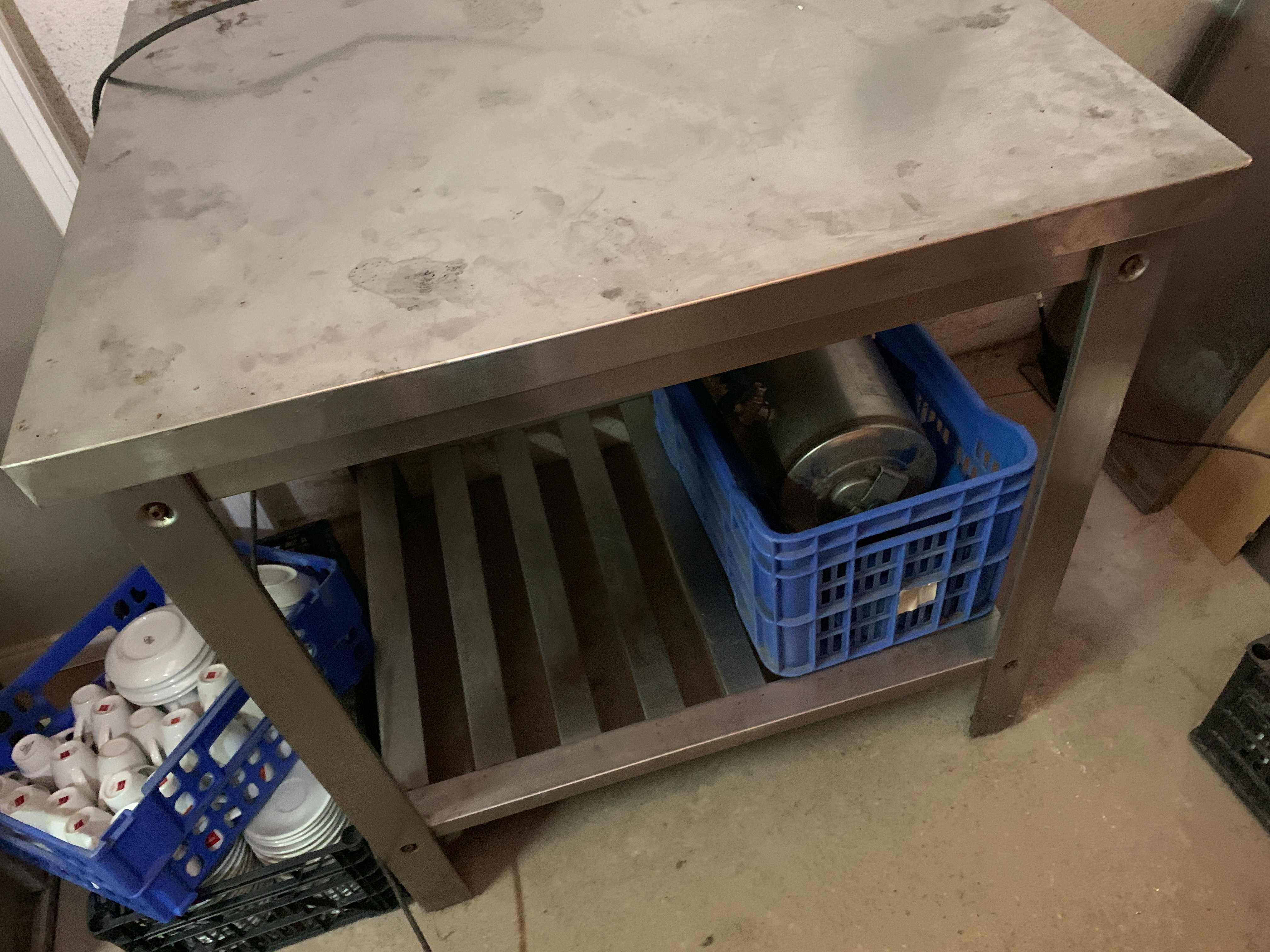 Mesa em Inox em bom estado