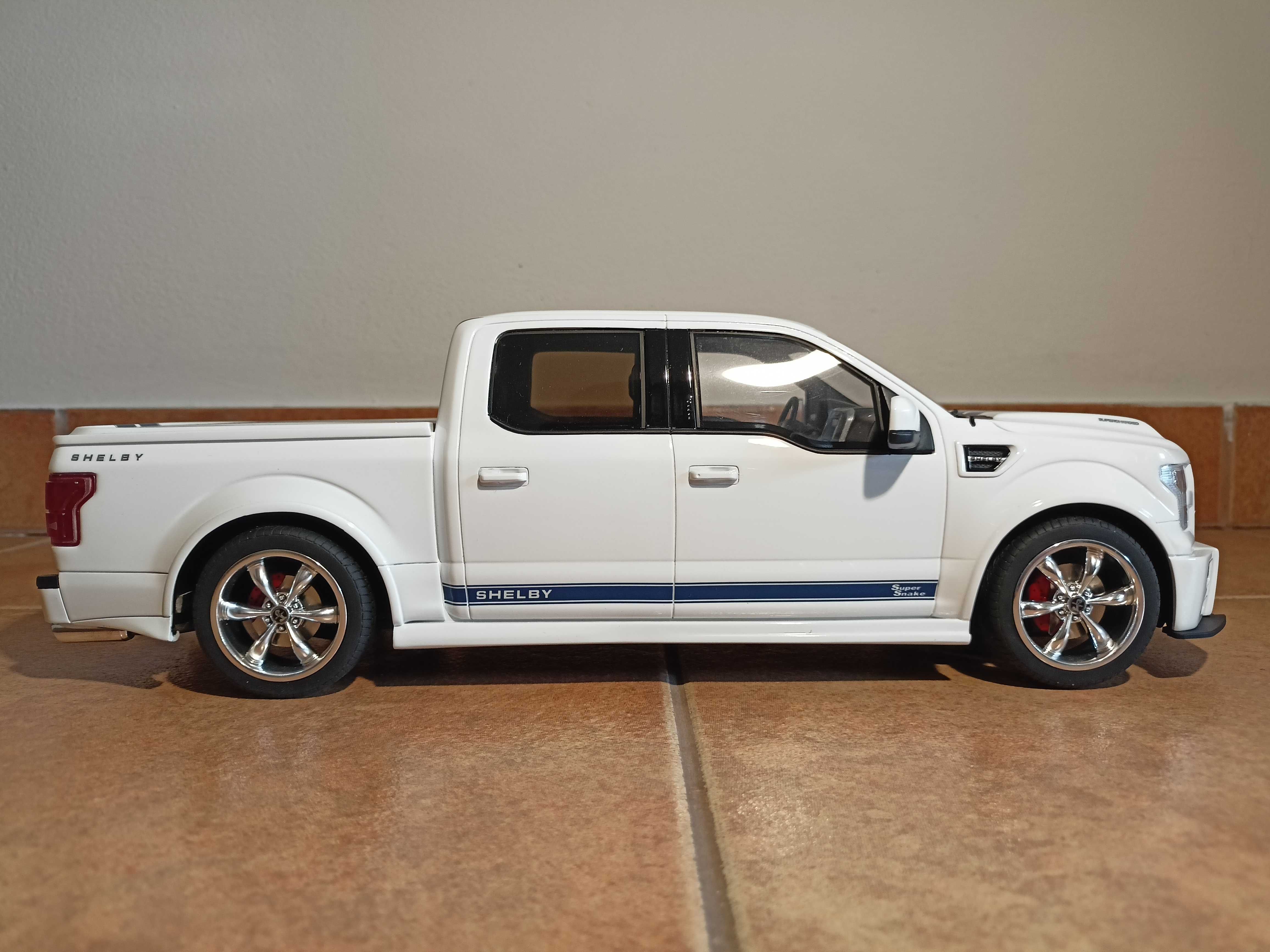 Shelby Ford F150 Super Snake GT824 model w skali 1:18 GT Spirit
