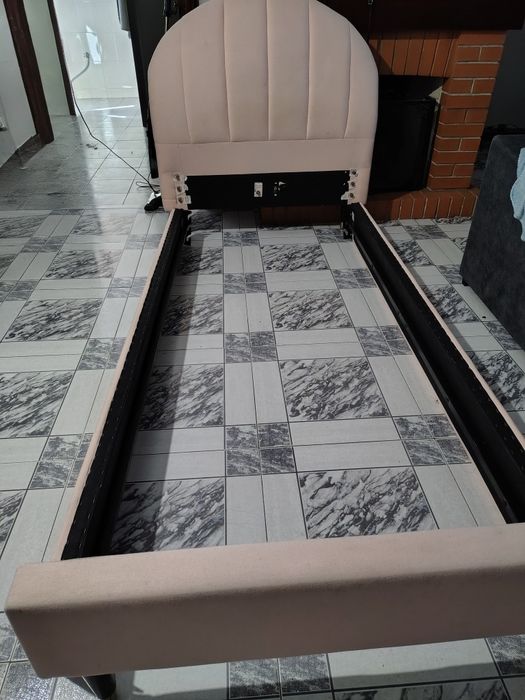 Cama Ikea Solteiro com estrado