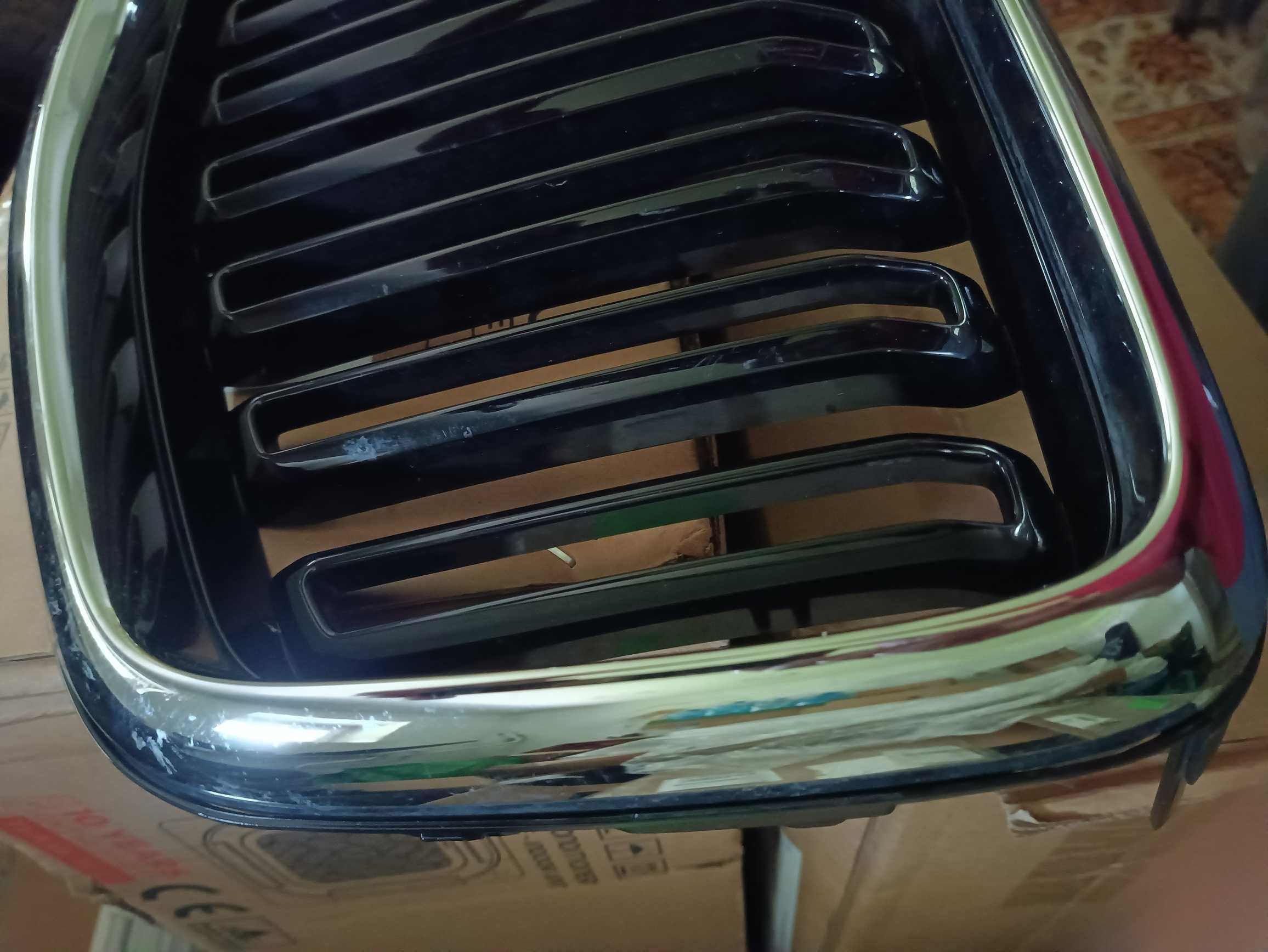 Grill atrapa osłona chłodnicy pod kamerę VOLVO XC60 II oryginalna