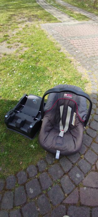 Fotelik samochodowy z bazą