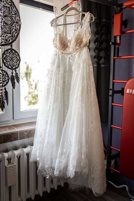 Suknia ślubna lit. A, rozm 38