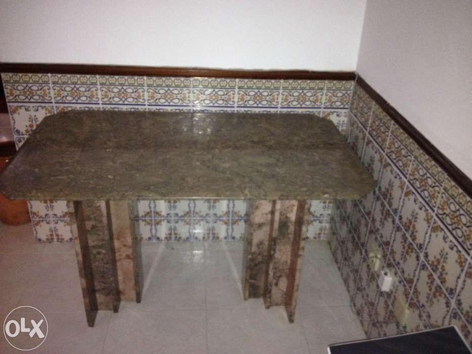 Mesa de Mármore Rosa