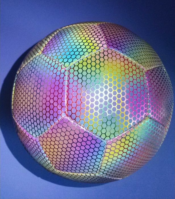 Футбольный м'яч який свiтиться в темрявi ,5 розмiр для асфальту